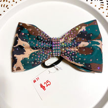 Load image into Gallery viewer, CAMO Jumbo MUSE Tailless Cheer Bow